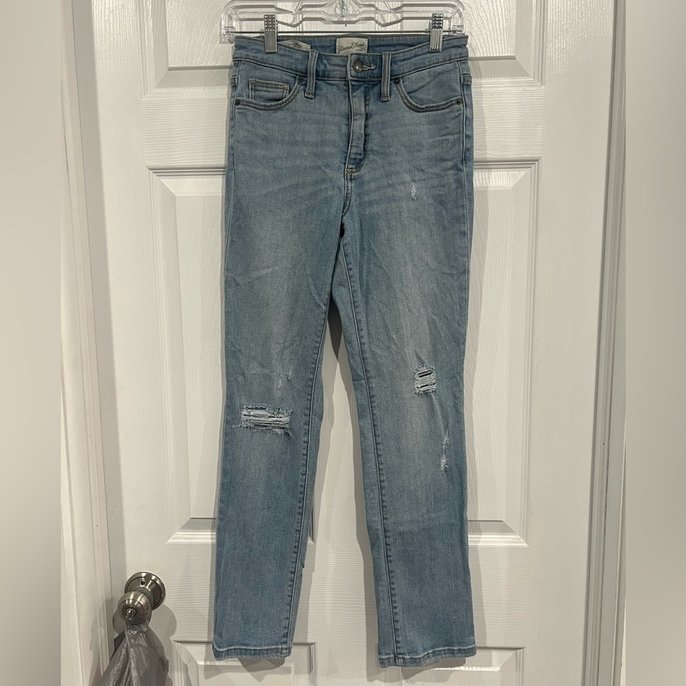 Universal Thread High Rise Slim Straight